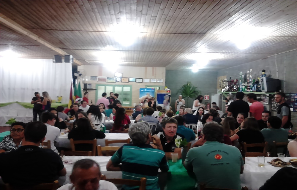 Ir para  <p>Na noite do &uacute;ltimo s&aacute;bado (12/11), o Esporte Clube Juventude recebeu a festa de encerramento do Campeonato Planalto/Alto Uruguai de Bol&atilde;o, marcando&nbsp;o t&eacute;rmino oficial da 21&ordf;...